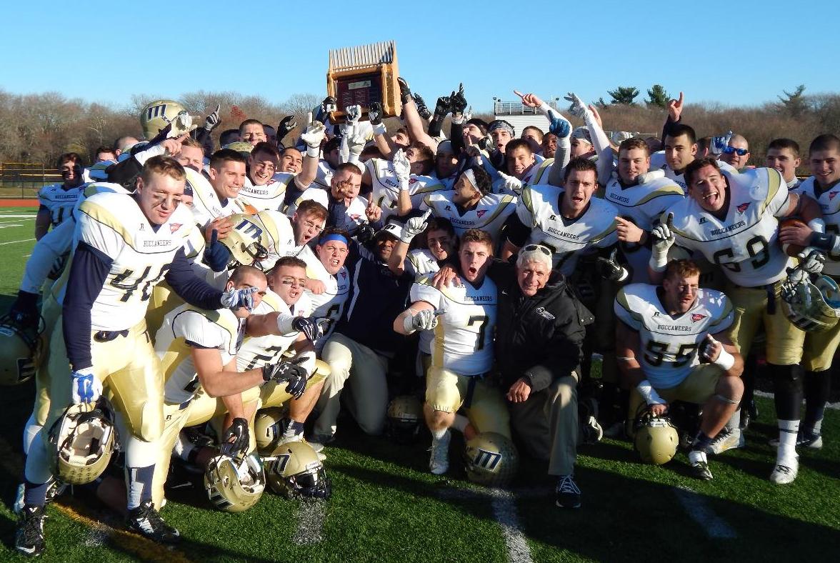 Bennett, Trudel Pace Fast Attack As Football Scoops Up 31-21 Cranberry Bowl Victory At Bridgewater State