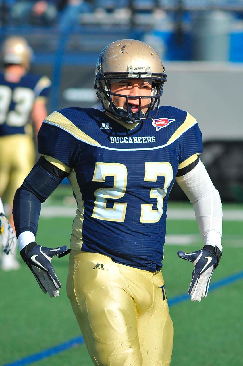 Football Tabs Senior Quintet To Serve As Captains For Upcoming 2014 Season