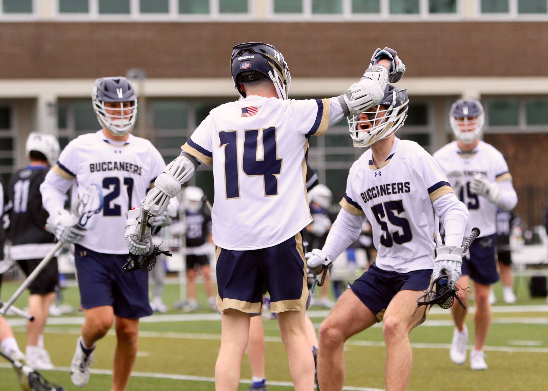 Bucs Ground Owls in Conference Play