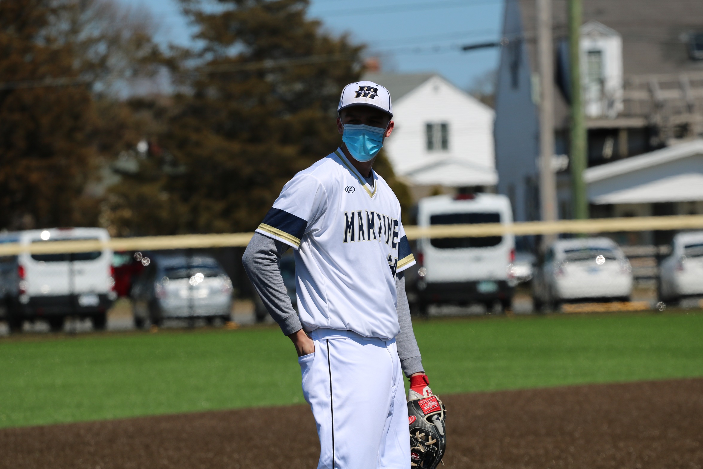 Baseball Falls to Owls on the Road