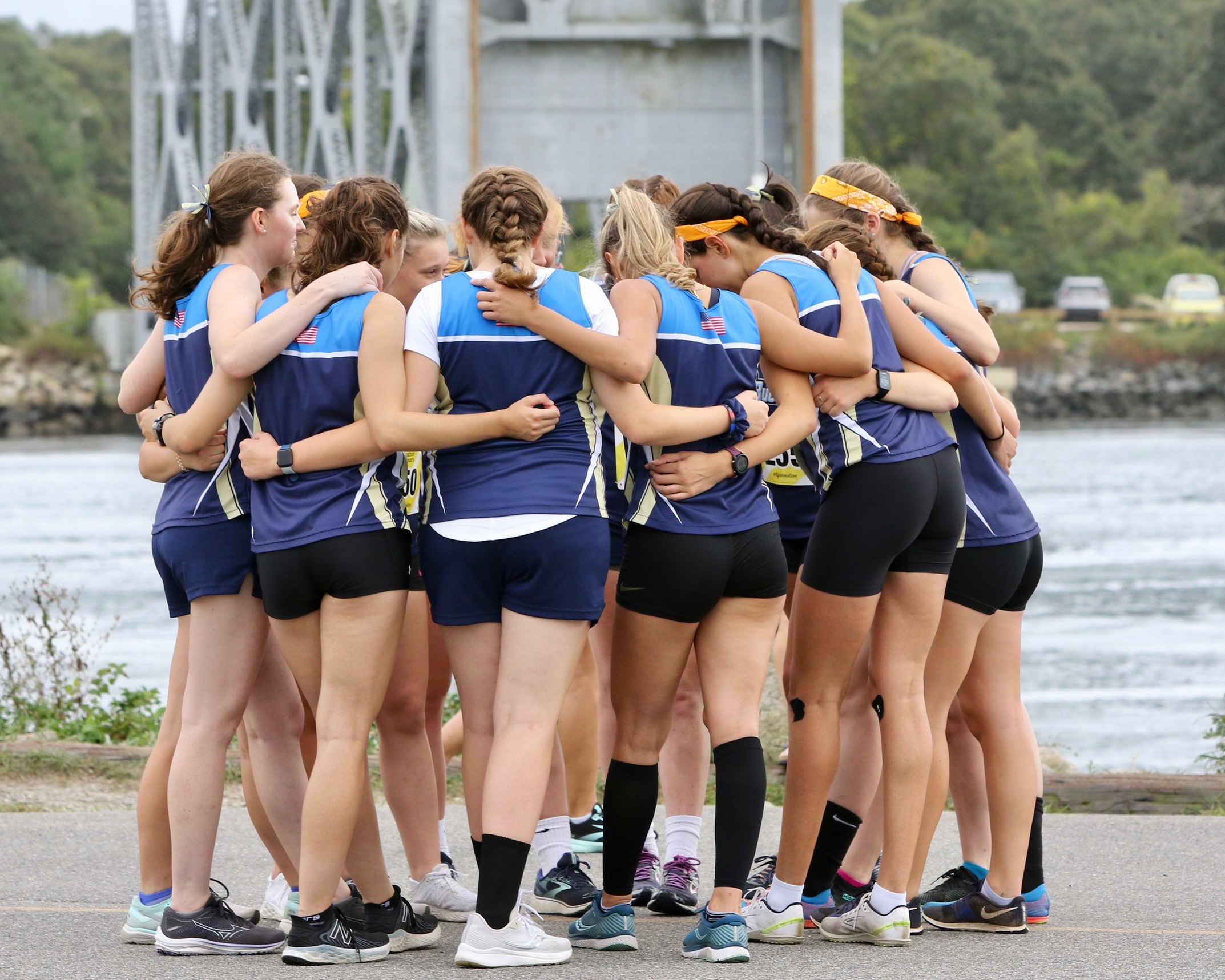 Bucs Run in to a Top-10 Finish at Suffolk Invite