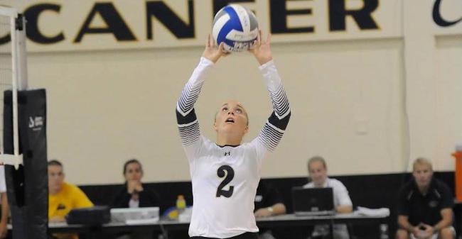 Klangos Registers 10 Kills, O'Connor Adds 21 Digs As Volleyball Drops 3-0 Non-League Decision At Bay Path